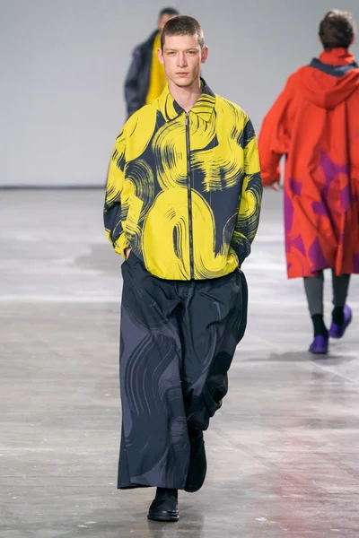 Look 30